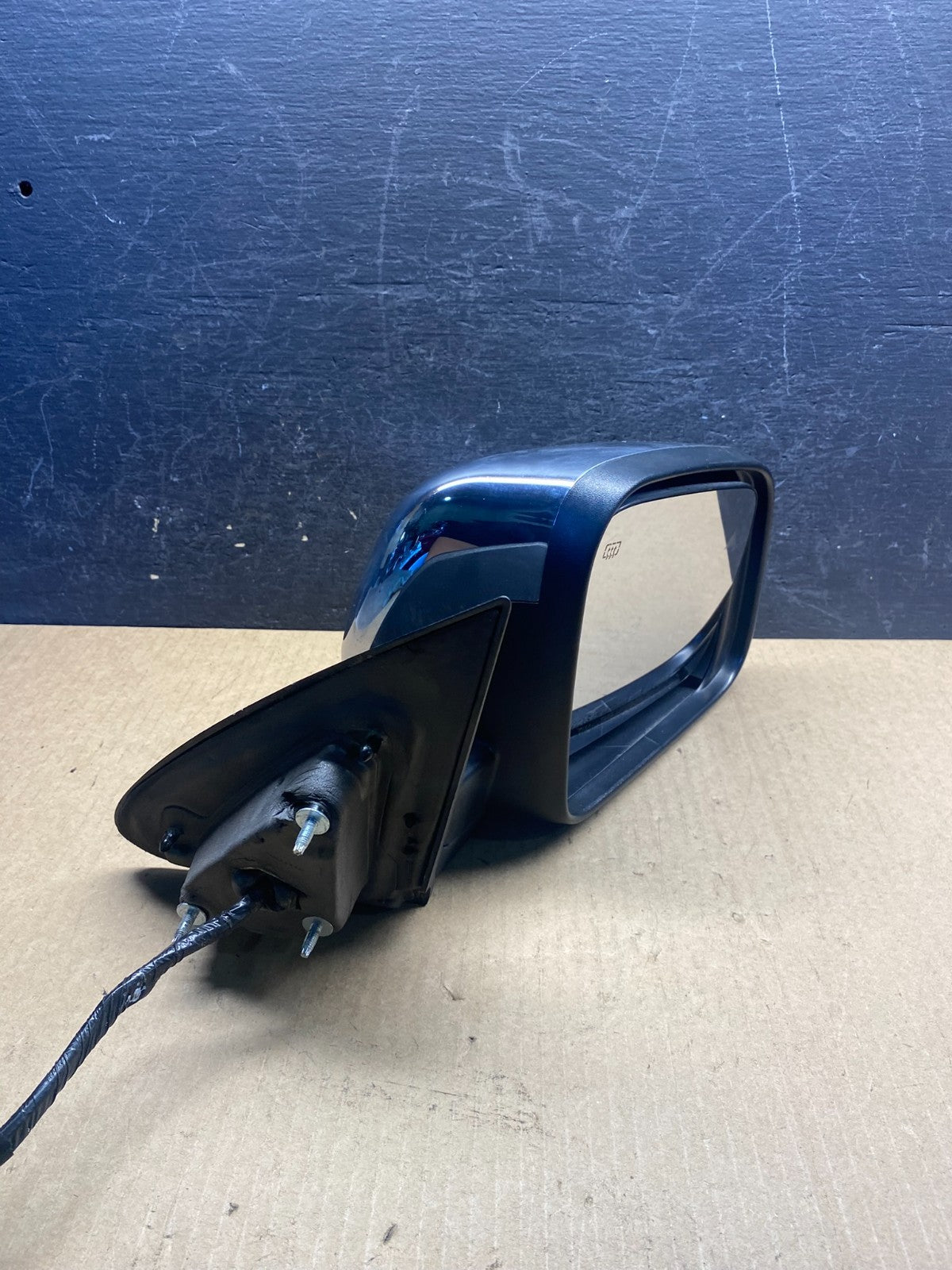 2011 to 2013 Dodge Durango Right Passenger Turn Sgn View Door Mirror AG6179 DG10