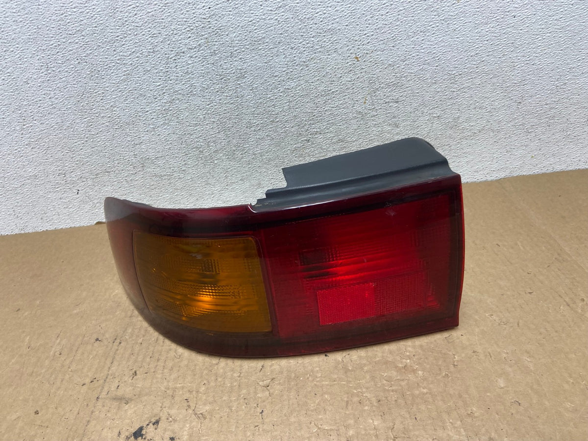 1995 - 1996 Toyota Camry Sedan Left Driver Side Lh Tail Light Lamp AF9842 LK0