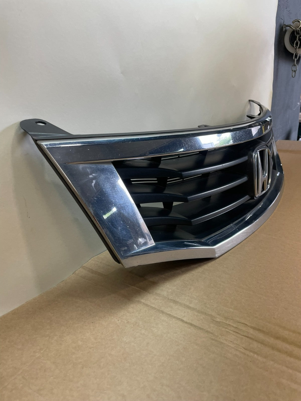 2008 2009 2010 Honda Accord Sedan Front Upper Grill Grille AG2999 DG1