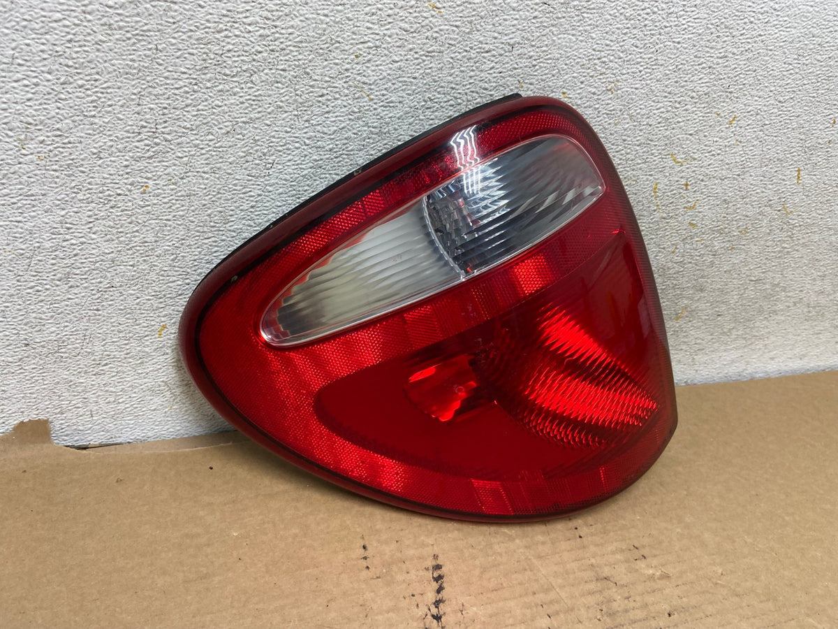 2004 to 2007 Dodge Grand Caravan Left Driver Lh Tail Light AH7860 LK1