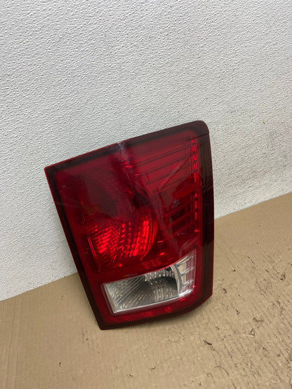 2007 to 2010 Jeep Grand Cherokee Right Passenger Tail Light AF2858 LK2