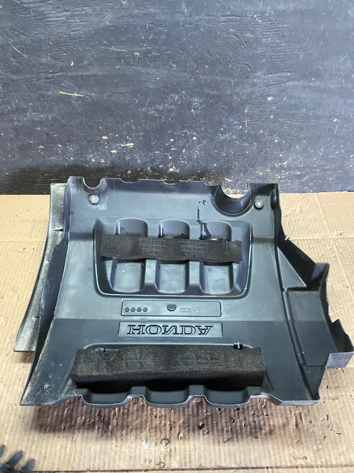 2005 to 2007 Honda Odyssey Black Engine Cover T9482 DG5