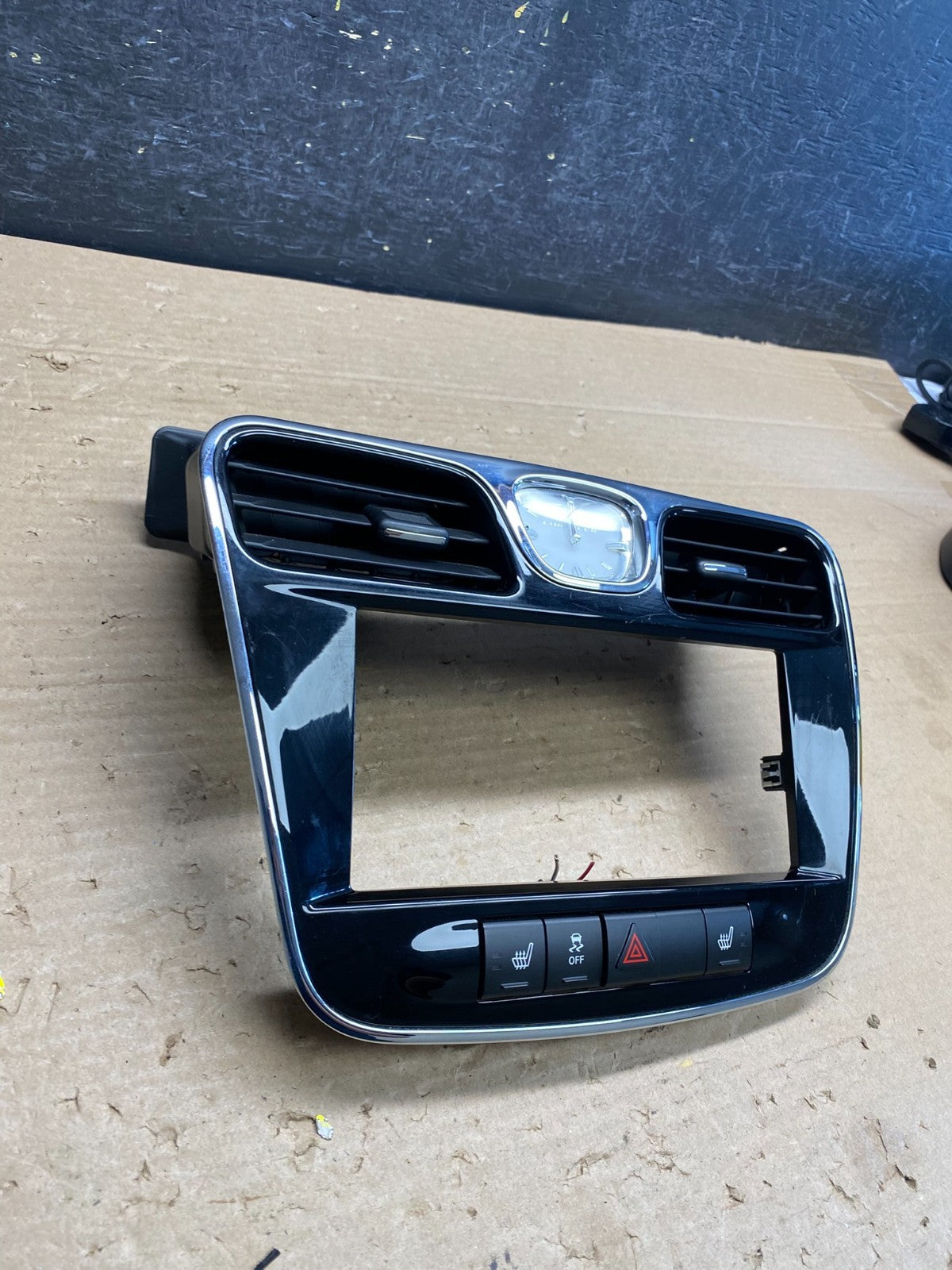 2011 - 2014 Chrysler 200 Dash Radio Bezel Trim Clock Hazard Bezel AG6450 DG2