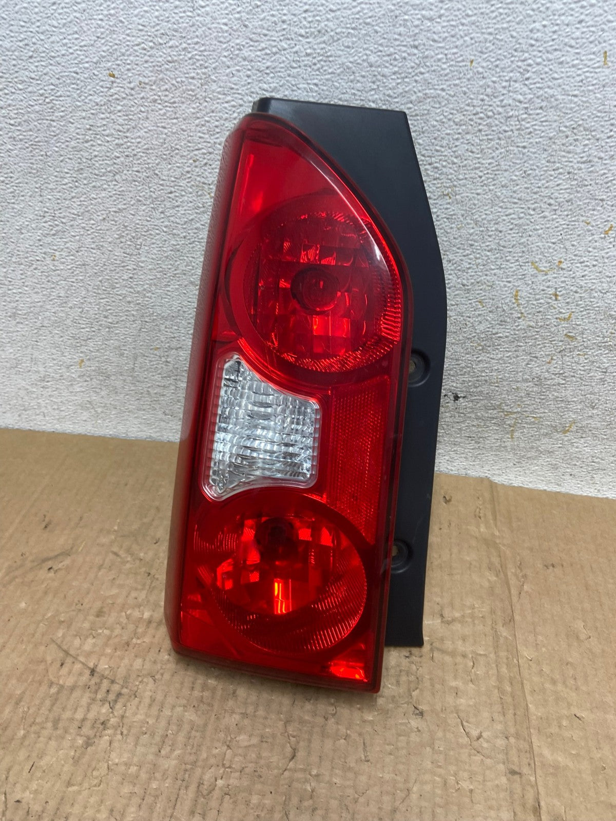 2005 to 2015 Nissan Xterra Tail Light Left Driver Lh Side AI6798 LK0