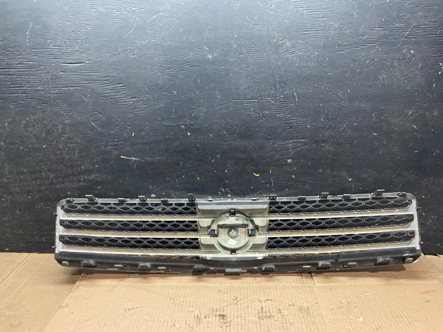 2009 to 2011 Nissan Maxima Front Upper Grill Grille 62070-9N00A W2566 DG8