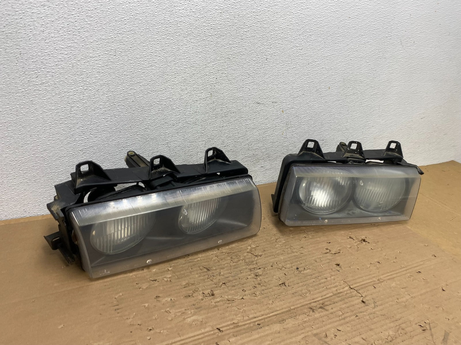 1992 to 1999 Bmw E36 318i 328i Left+Right Halogen Headlights AD4349 DW2