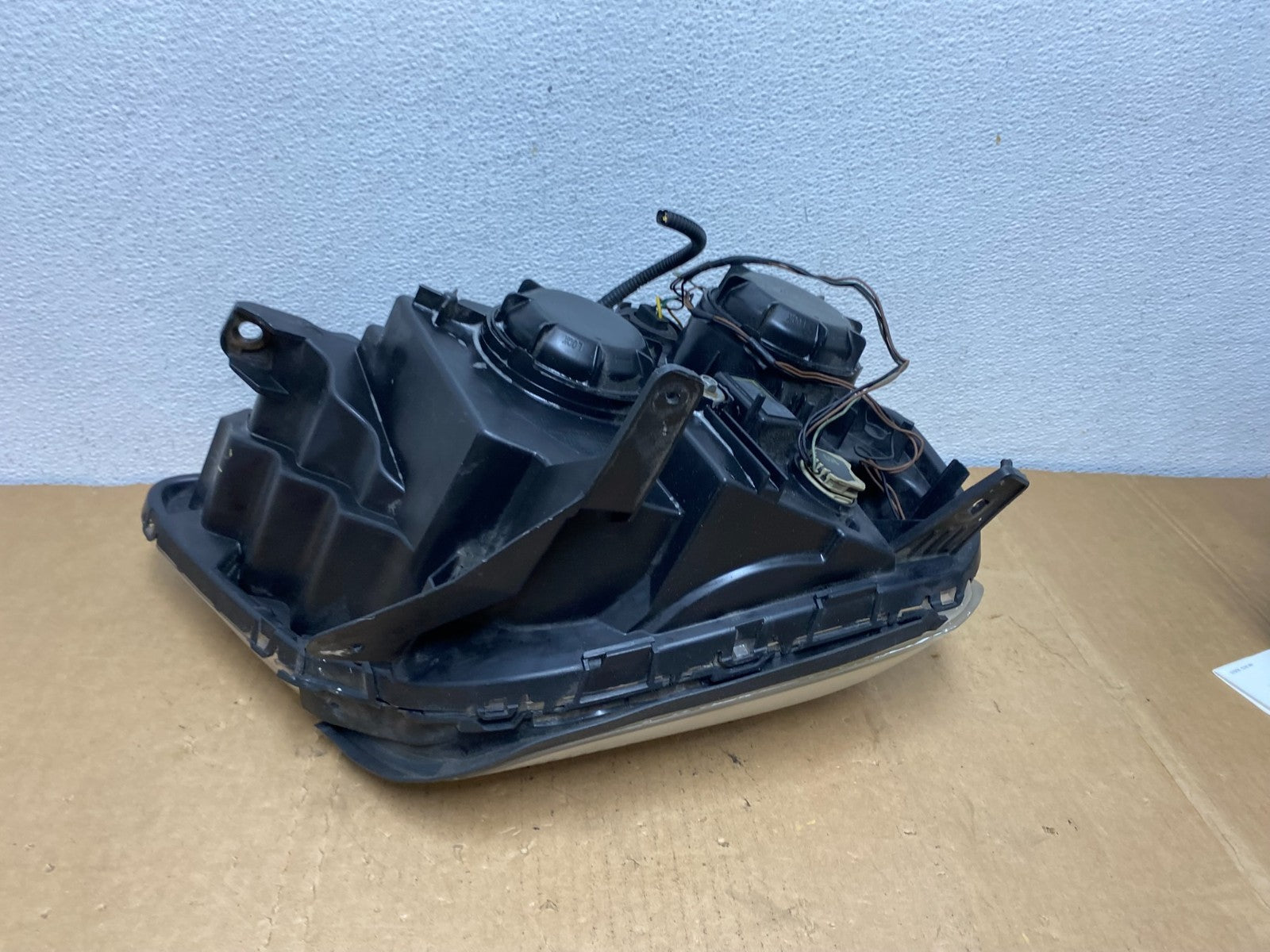 2010 to 2015 GMC Terrain Halogen Left Driver Lh Side Headlight AC8558 DW8