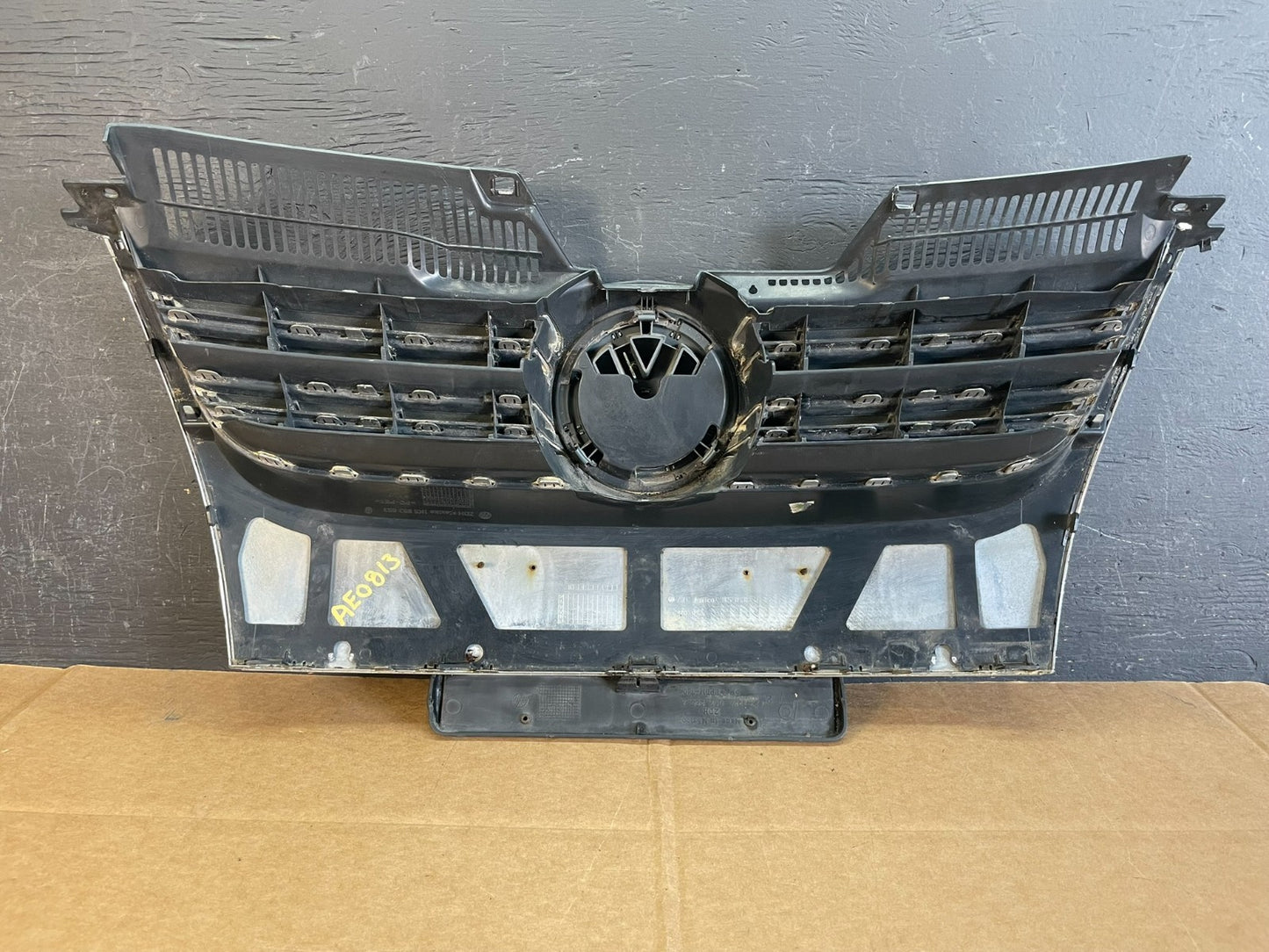 2005-2010 Volkswagen Jetta Front Upper Grille Grill Chrome AE0813 DG3