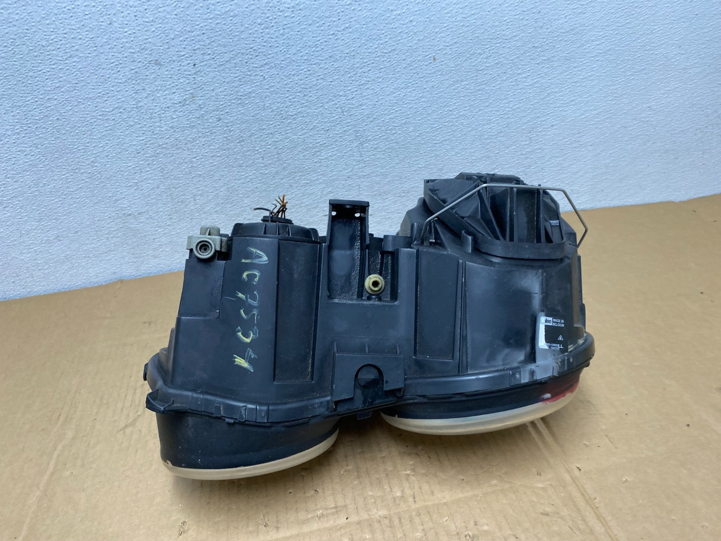 2004 to 2009 Jaguar XJ8 Left Driver LH Side Headlight AC7534 DW5