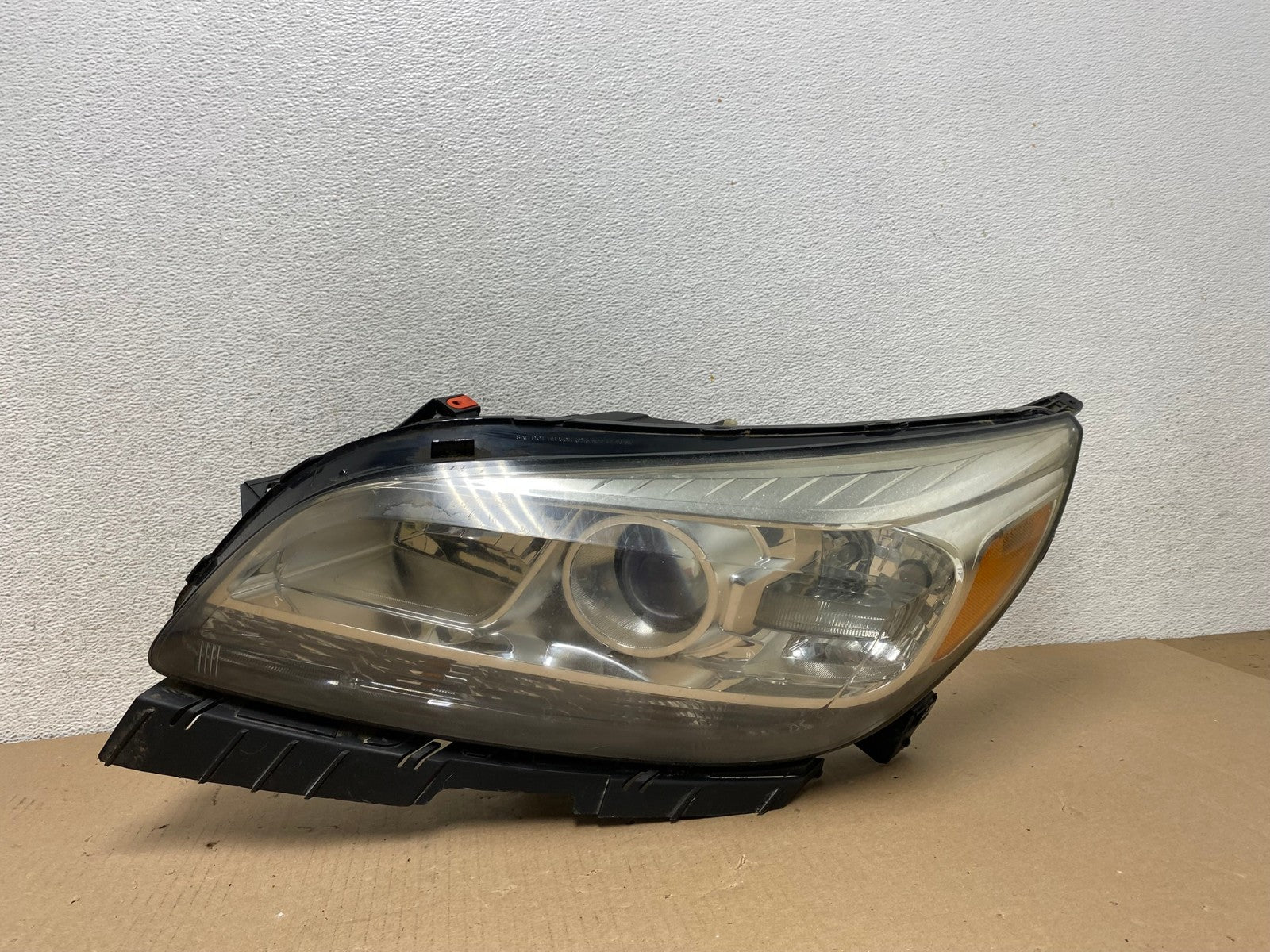 2013 2014 2015 Chevrolet Malibu Headlight Projector Left Driver Side AF30390