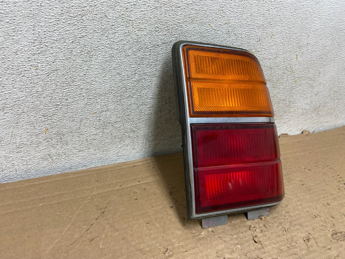1986 Oldsmobile Delta 88 Eighty Eight Right Passenger Side Tail Light ah9181 DG1