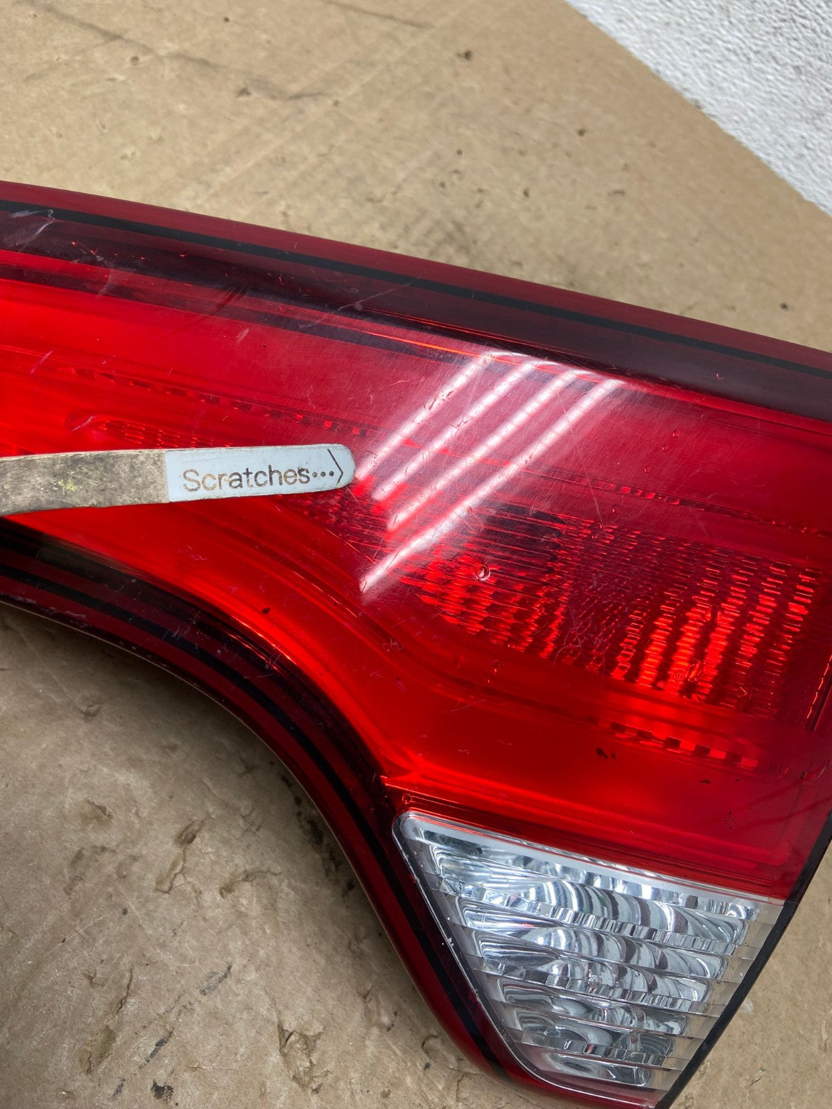 2014 - 2015 Kia Sorento Right Passenger Side Inner Tail Light AG1279 LK3