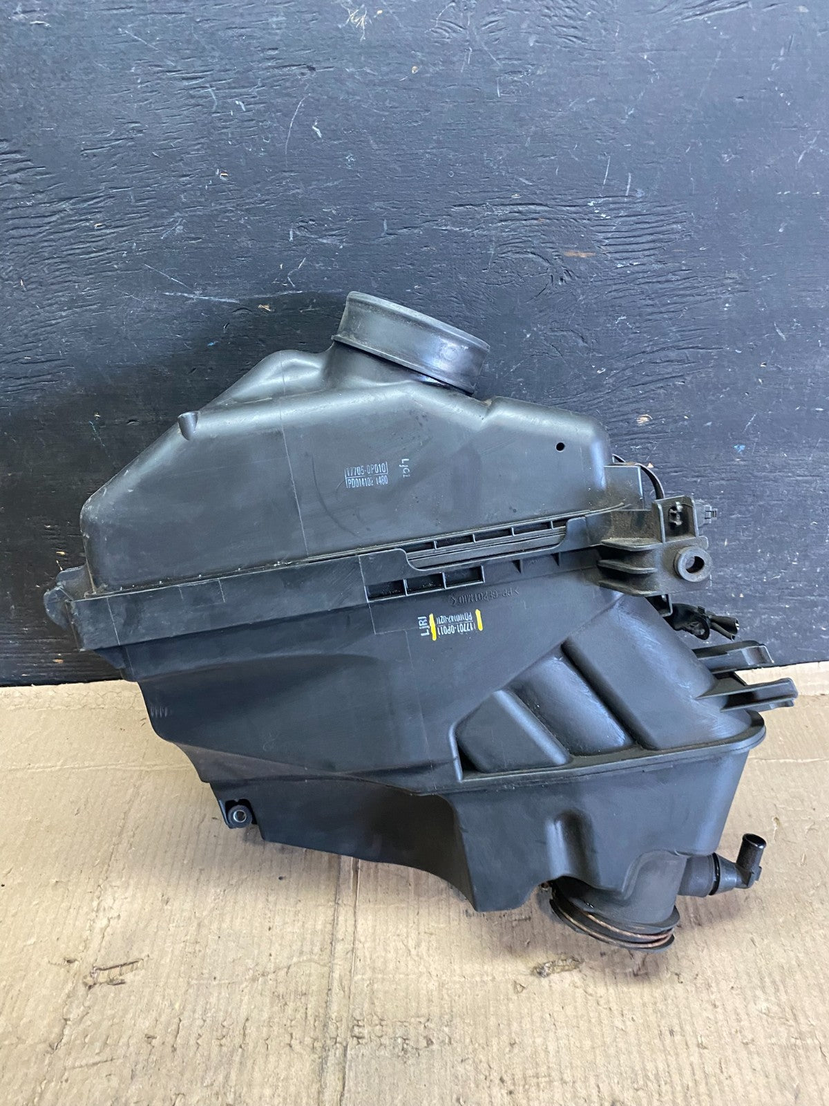 2005 to 2020 Toyota Tacoma Air Cleaner Filter Box p0885 DG7