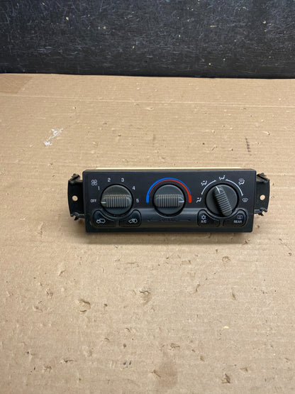 1999-2001 Chevrolet Tahoe AC Climate Control HVAC Rear Window Defogger AG5267 DG0