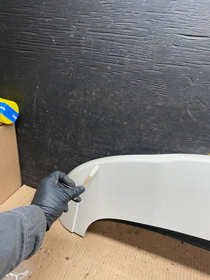 2015 to 2020 Kia Sedona Rear Trunk Spoiler Wing Oem W6091 DG4