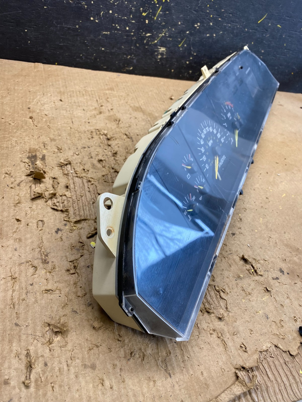 1990 to 1991 Pontiac Boneville Cluster Speedometer Z98662