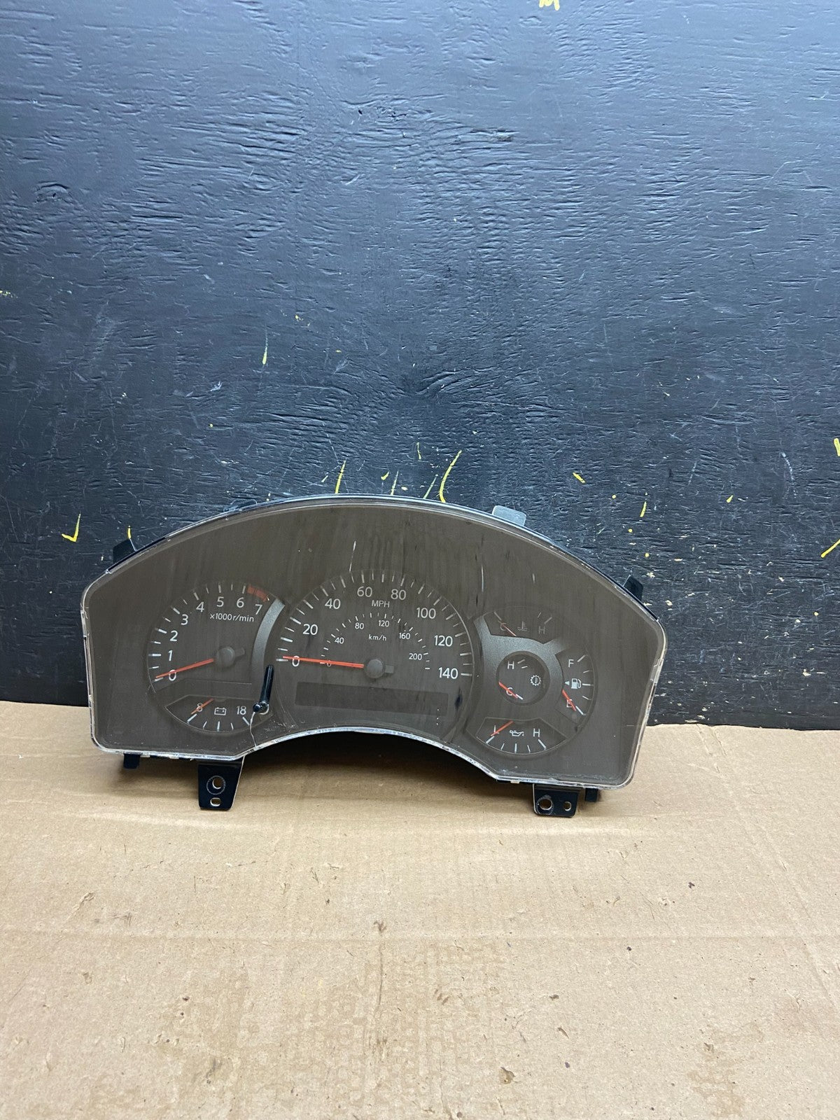 2004 2005 Nissan Armada Speedometer Cluster Gauge Oem z0086 DG0