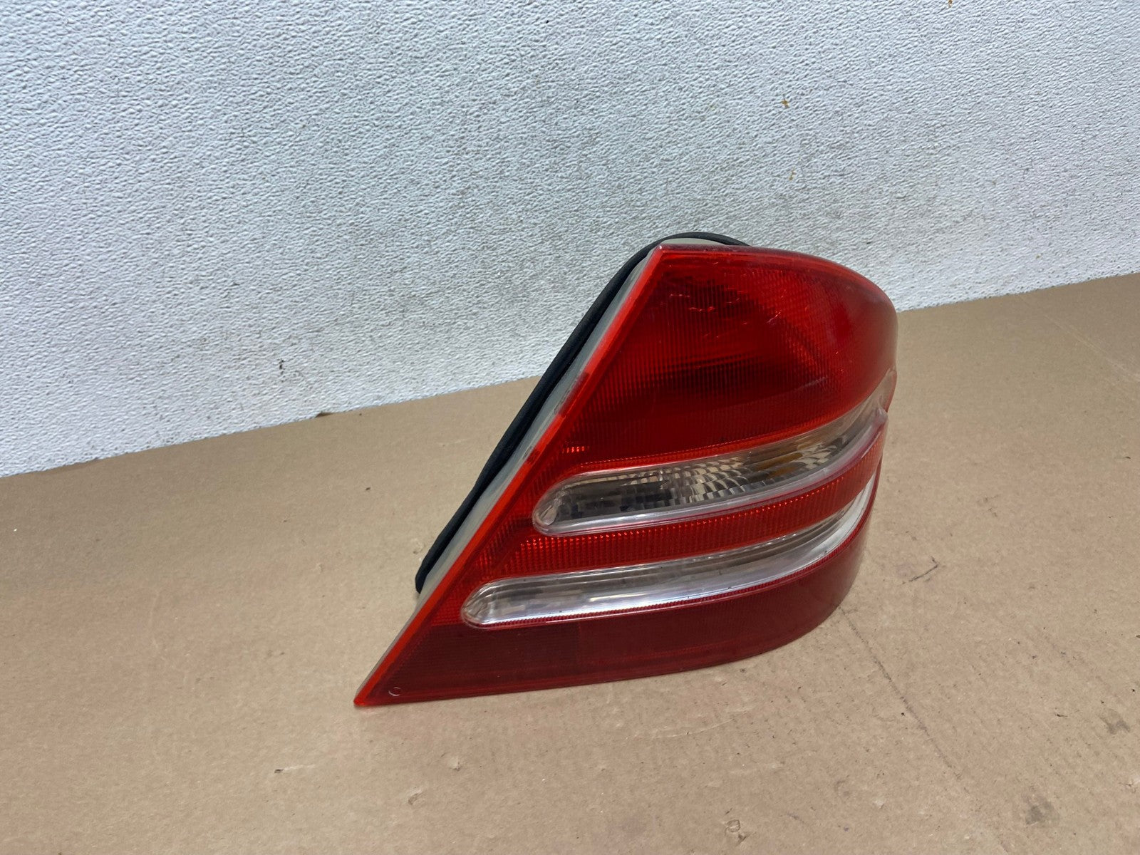 2001-2004 Mercedes-Benz C230 C240 W203 C-Class Right Passenger Tail Light AG45512