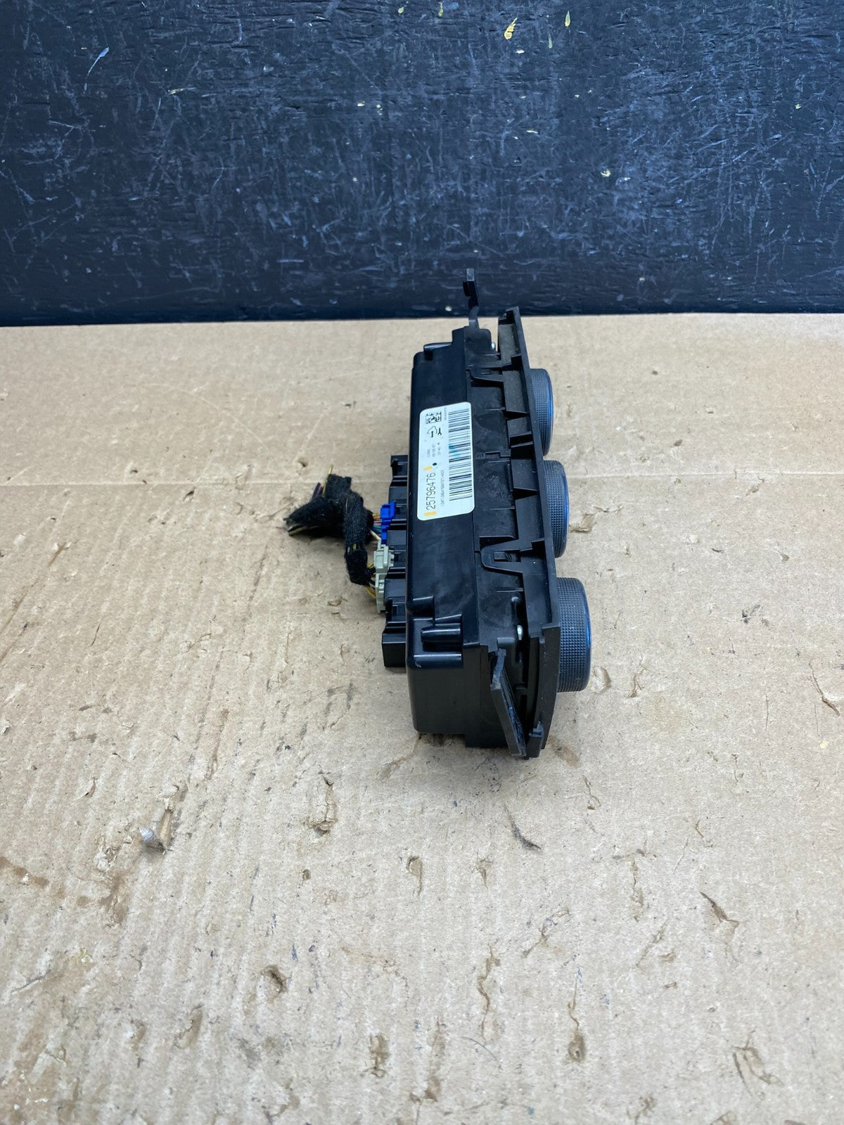 2007 - 2009 Chevrolet Silverado Gmc Sierra A/C Heater Climate Control AC6802 DG1