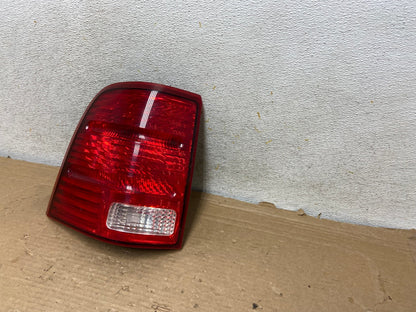 2002 to 2005 Ford Explorer Left Driver Lh Side Tail light AH8981 LK2