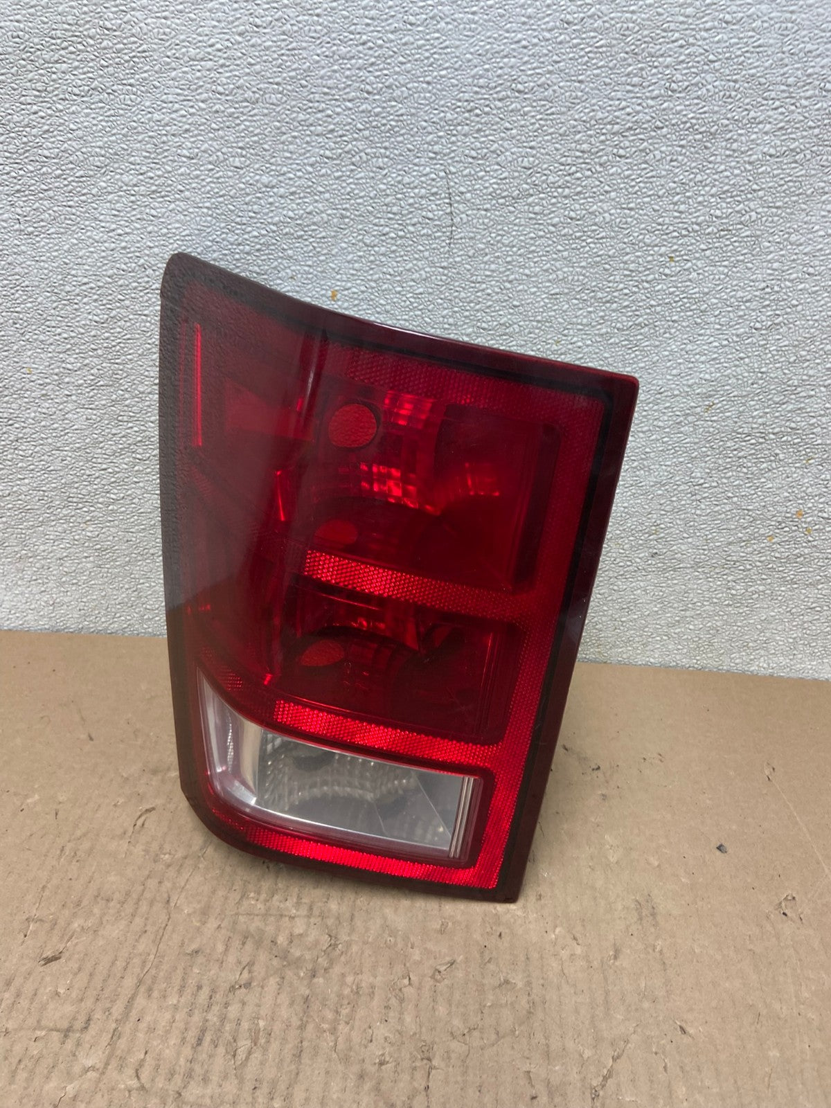 2005 to 2006 Jeep Grand Cherokee Left Driver Side Lh Tail Light AB6043 LK0