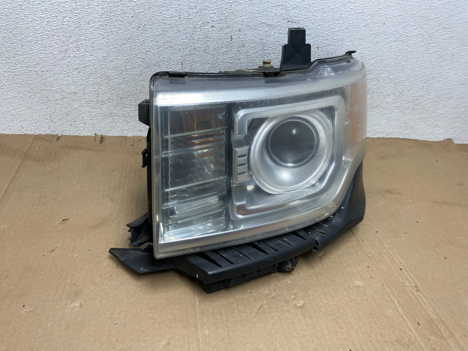 2009 to 2012 Ford Flex Left Driver LH Side Xenon Headlight AE9111 DW2