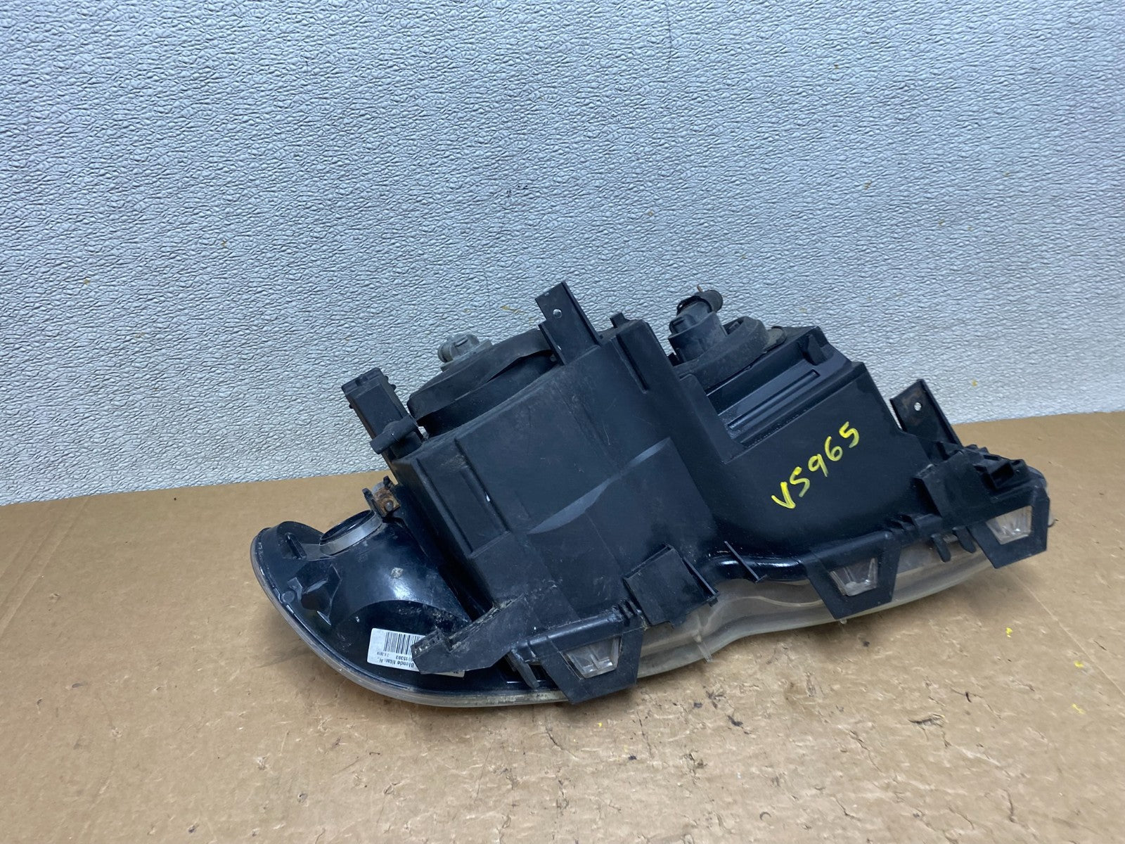 2002 to 2005 BMW 3 E46 Sedan Left Driver LH Halogen OEM Headlight V5965 DW10