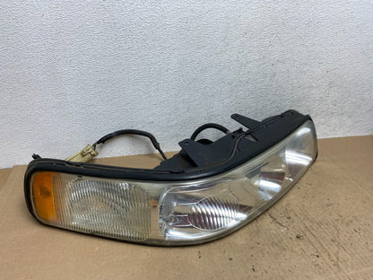 1998 to 2004 Cadillac Seville Right Passenger RH Side Headlight AE6510 DG2