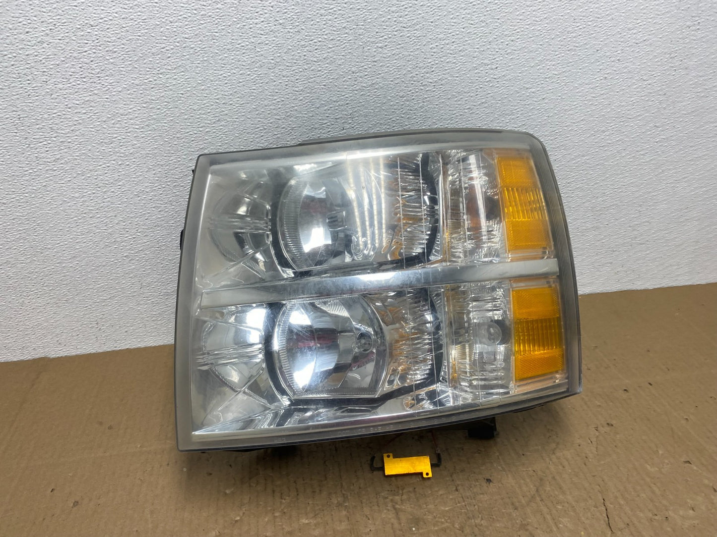 2007 to 2014 Chevrolet Silverado Left Driver Lh Side Headlight Oem AB8442 DW0