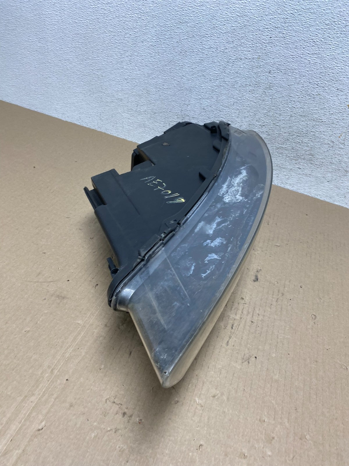 2007- 2009 Audi Q7 Right Passenger RH Side Black Halogen Headlight AE7019 DW8