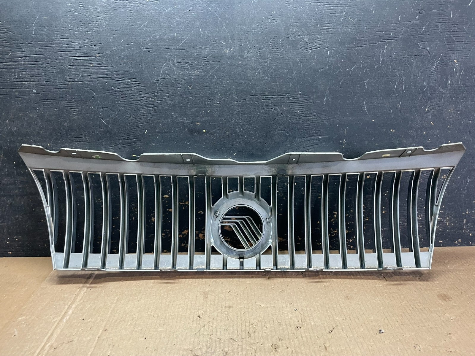 2006 to 2010 Mercury Mountaineer Front Upper Grill Grille Oem AB3184 DG3