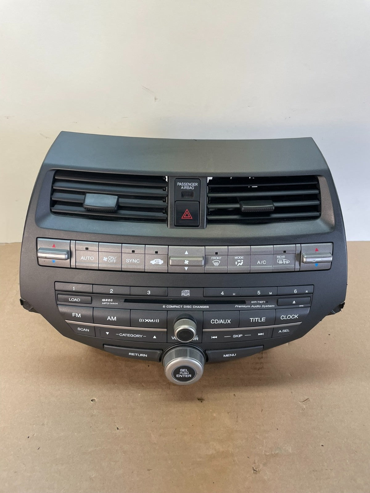 2008 - 2012 Honda Accord Front Radio Control AM./FM CD Climate Control AI0578 DG0