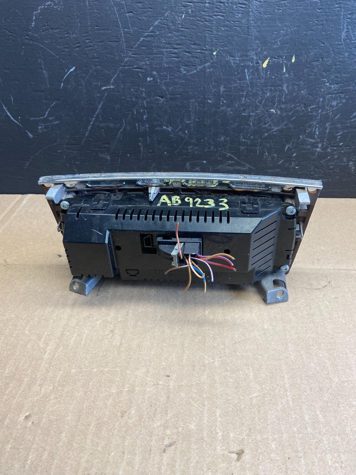 2005-2009 Mercedes W209 CLK350 A/C Heater Climate Control Trim OEM AB9233 DG3