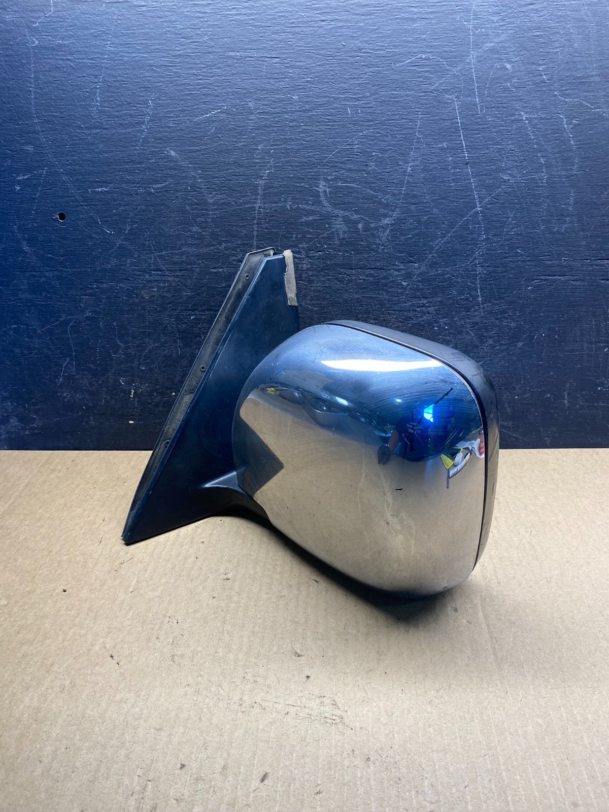 1997 to 2002 Mitsubishi Montero Left Driver Side View Door Mirror AG61872