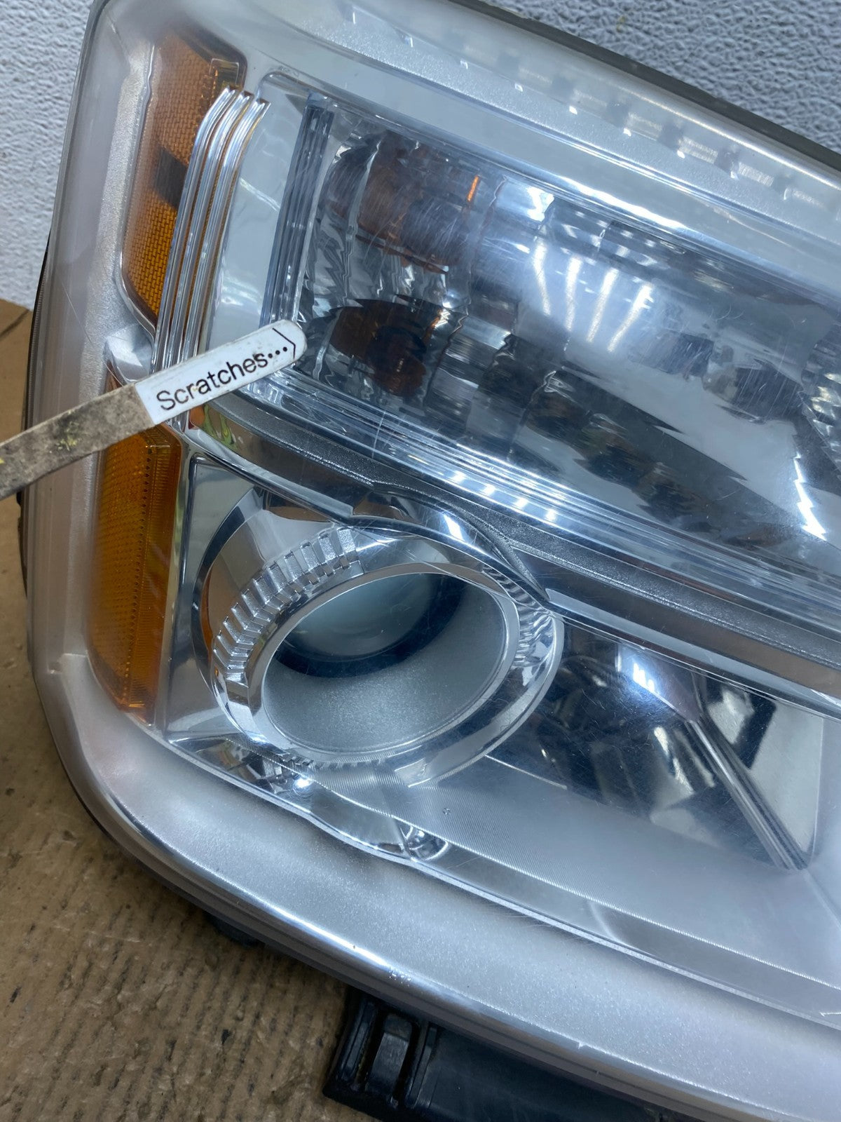 2010 to 2015 GMC Terrain Halogen Passenger Right Rh Side Headlight AE1429 DW3
