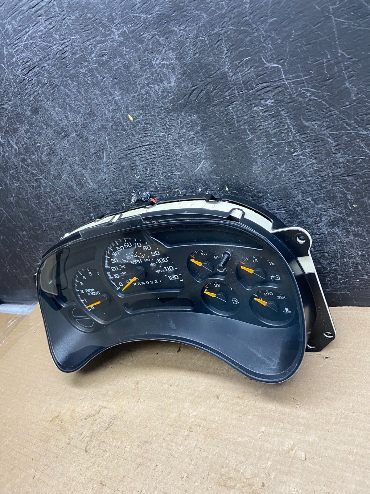 2003 to 2006 Chevrolet Avalanche Speedometer Instrument Cluster ah3757 DG2