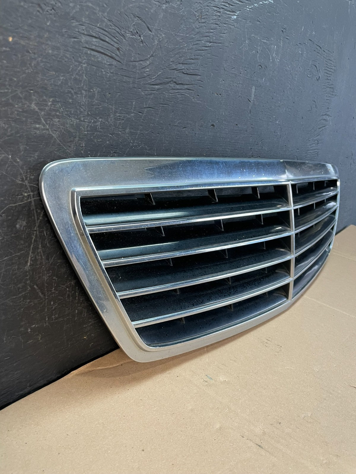 2003 to 2006 Mercedes Benz S-Class Front Grille AD8387 DG2
