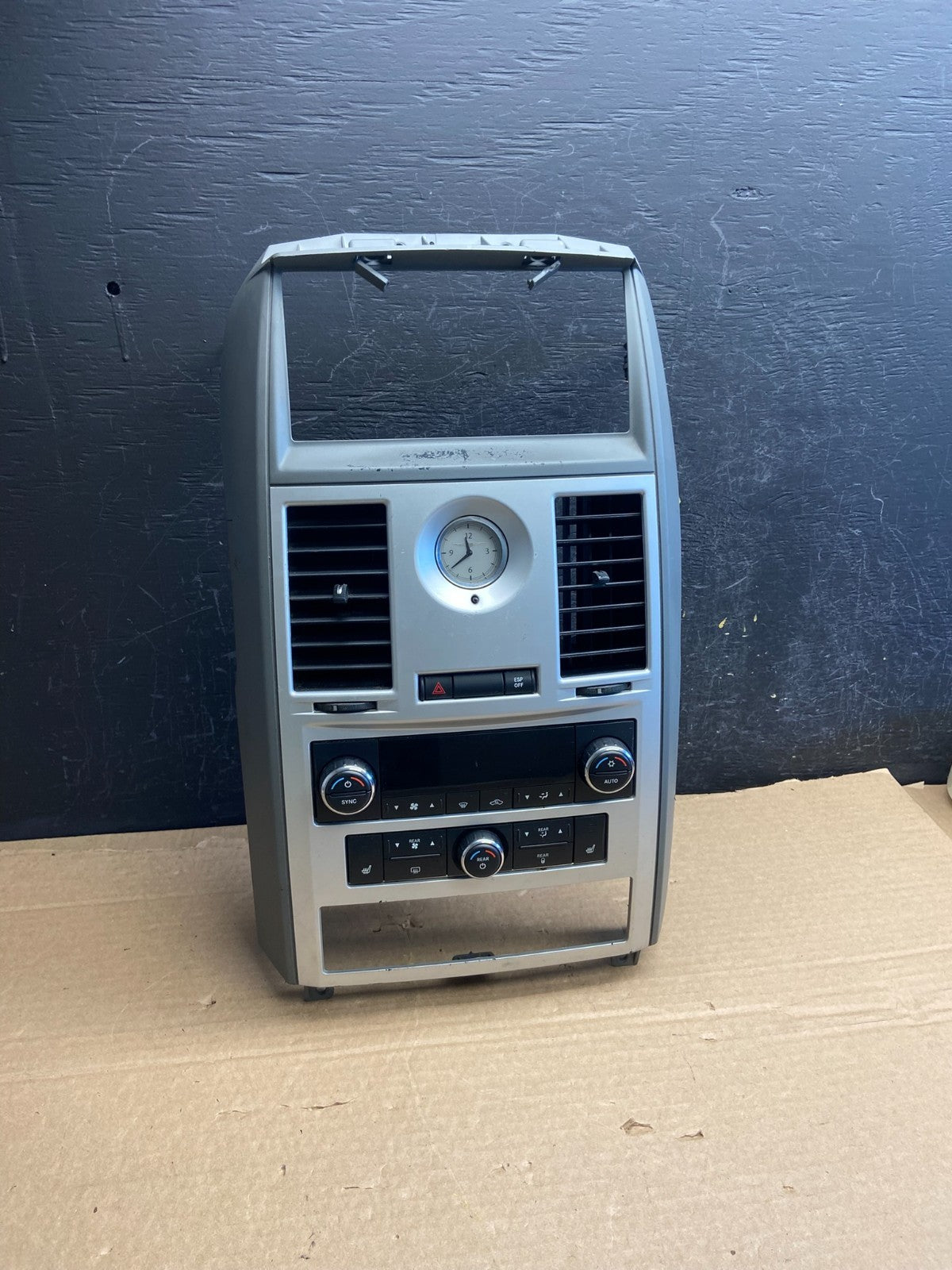2008-2010 Chrysler Town Country Climate Control Panel Center Dash Trim AF2489 DG0