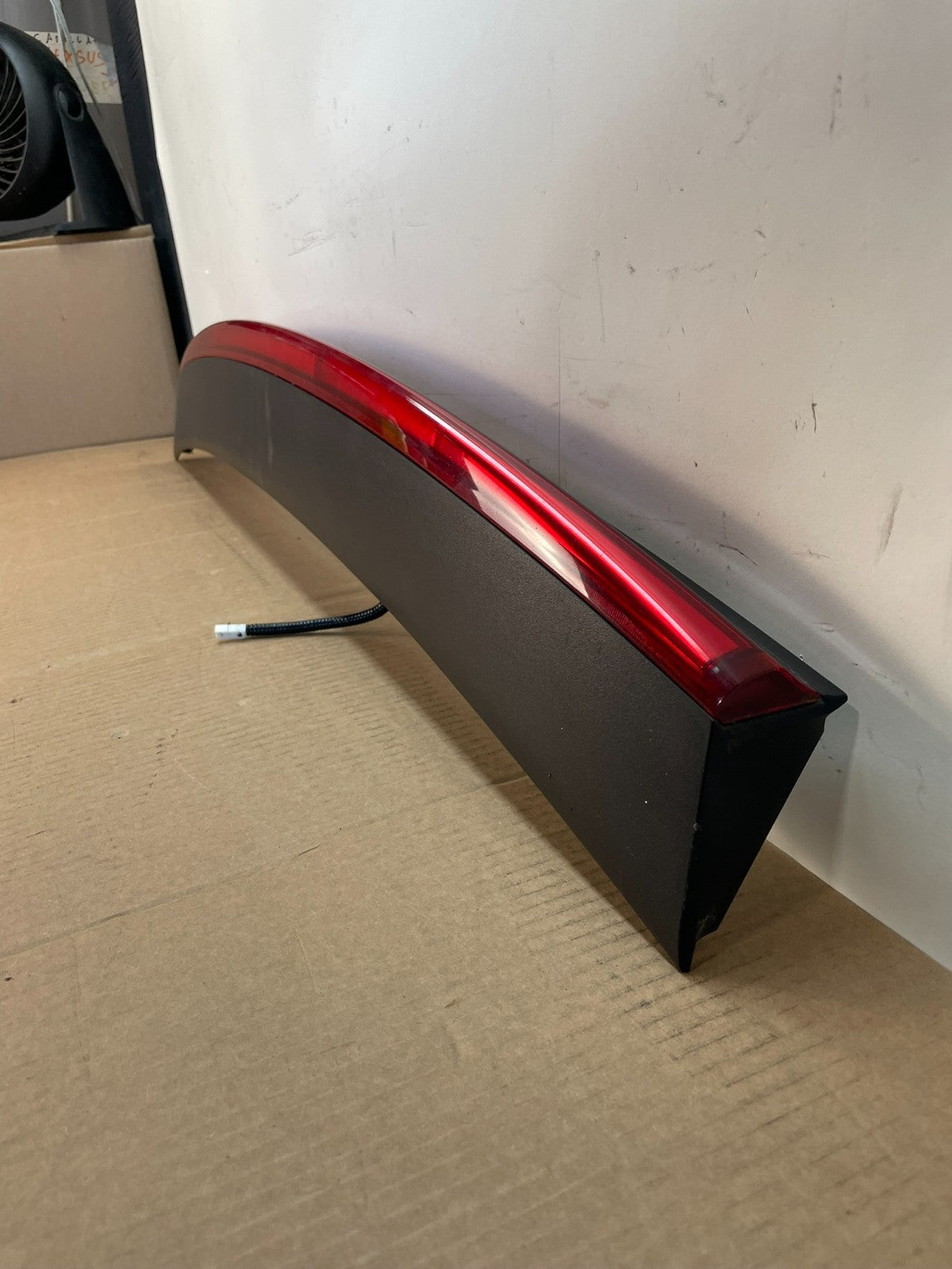 2010-2011 Honda Insight Rear Tailgate Spoiler 3rd Third Brake Light OE ah0083 DG1