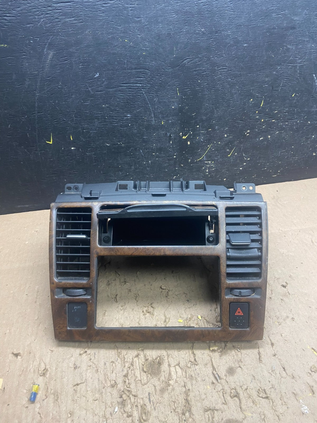 2007 to 2012 Nissan Versa Center Vent Dash Radio Trim Bezel OEM T9018 DG1