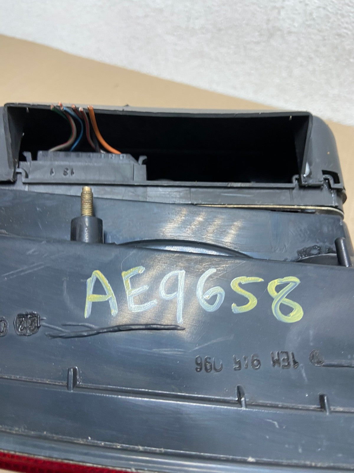 1997-2003 Volkswagen Golf MK3 Right Passenger RH Side Tail Light AE9658 LK8