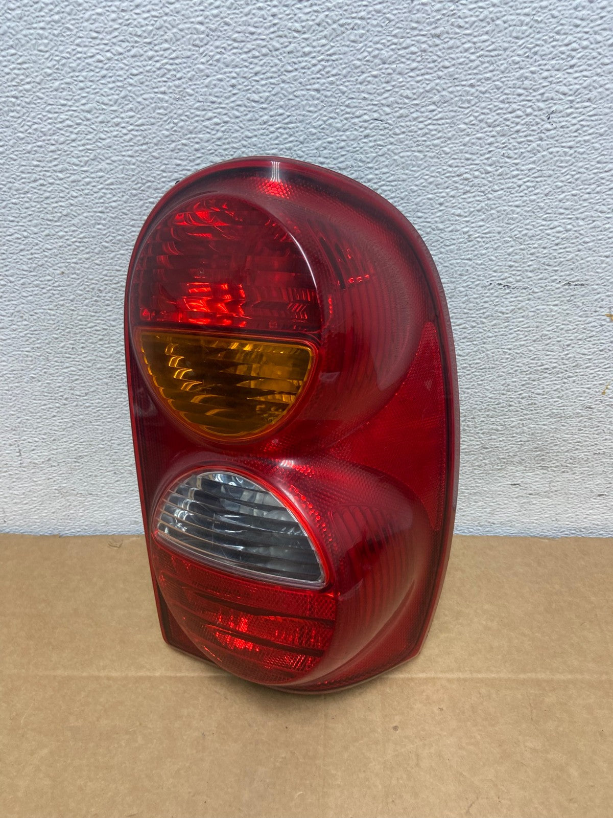 2002 2003 2004 Jeep Liberty Right Passenger Rh Side Tail Light AD5297 LK0