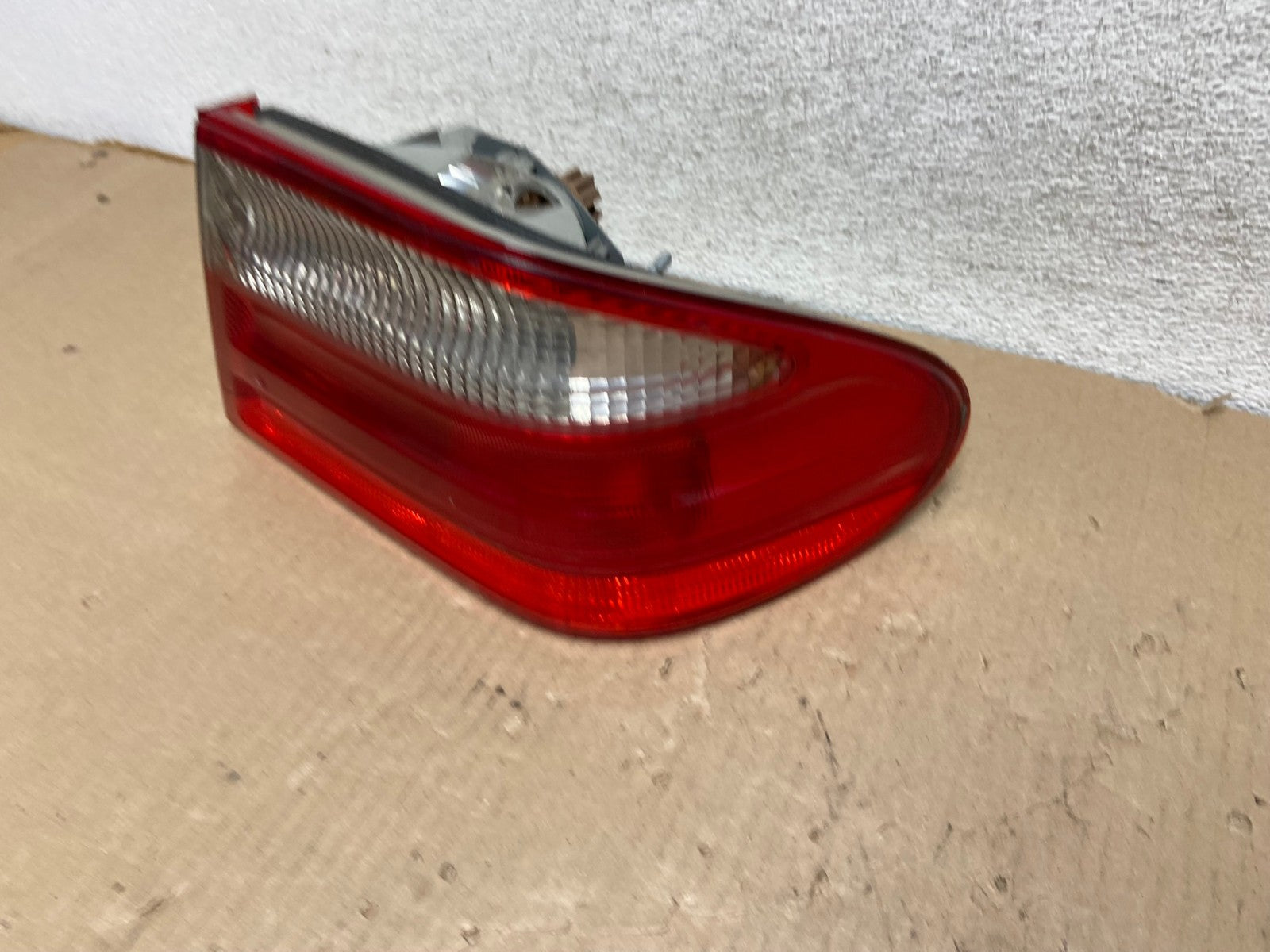 2000-2002 Mercedes-Benz E-CLASS E430 Right Passenger Side Tail Light AG8003 LK1