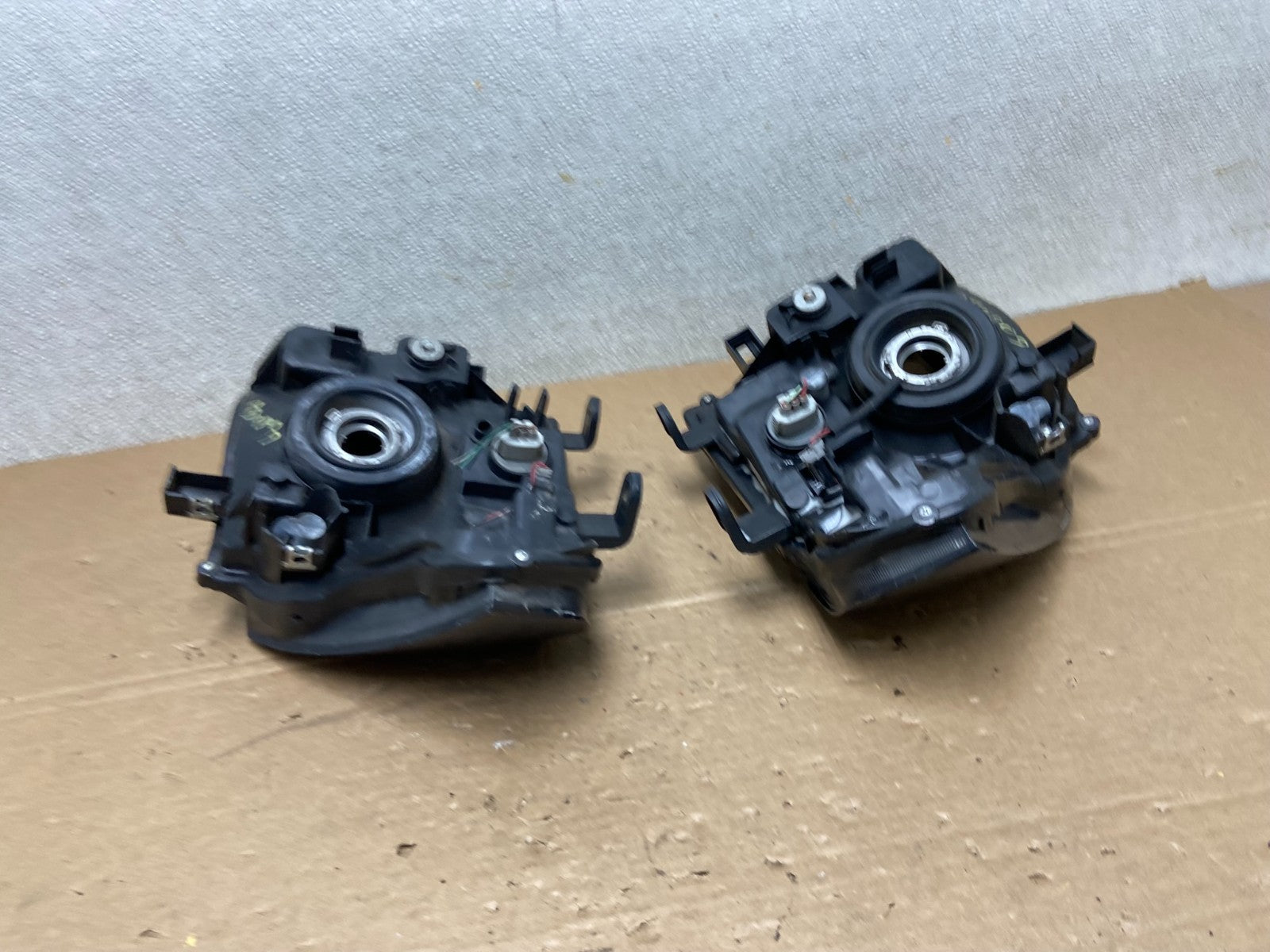 2005 2006 2007 Nissan Pathfinder Halogen Headlights Left+Right AB4809 DW9