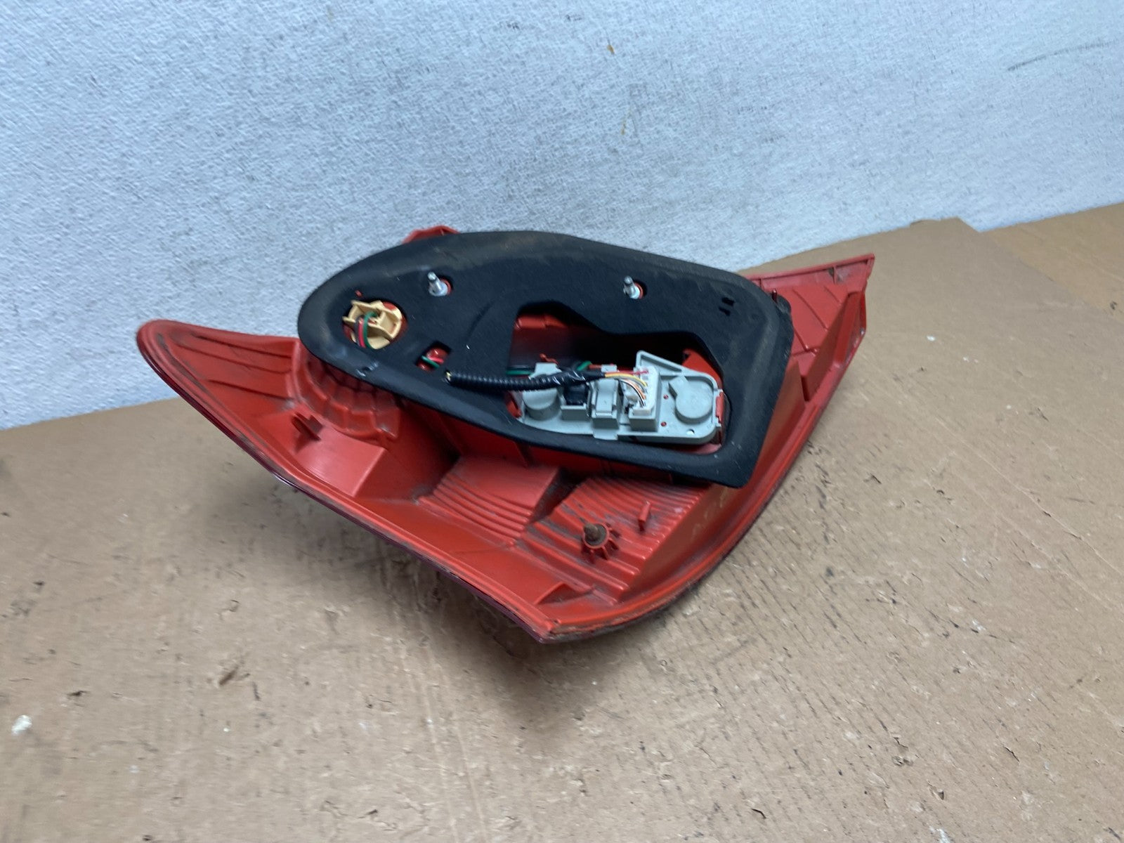 2006 to 2008 Toyota Yaris Hatchback Right Passenger RH Tail Light AD8236 DW4