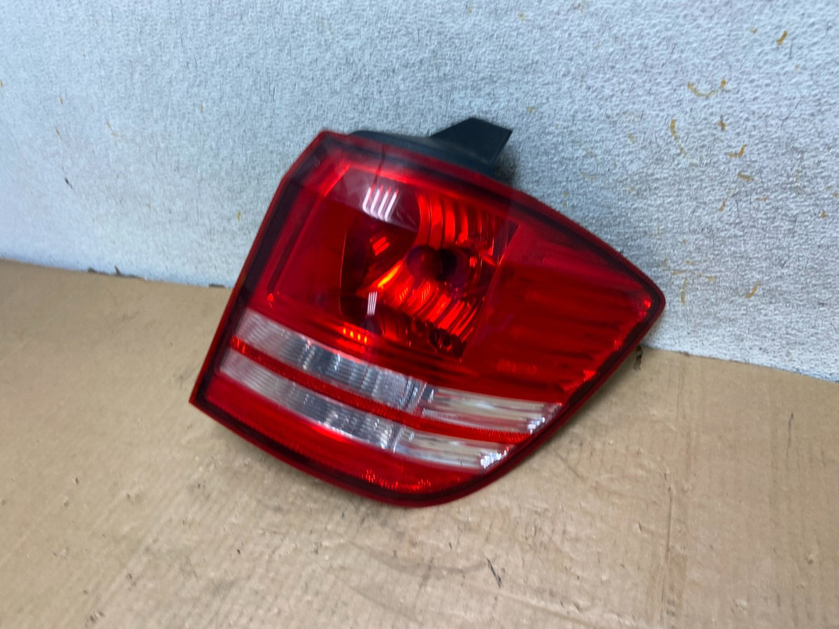 2009 - 2011 Dodge Journey Right Passenger Side Tail Light AI7843 LK1