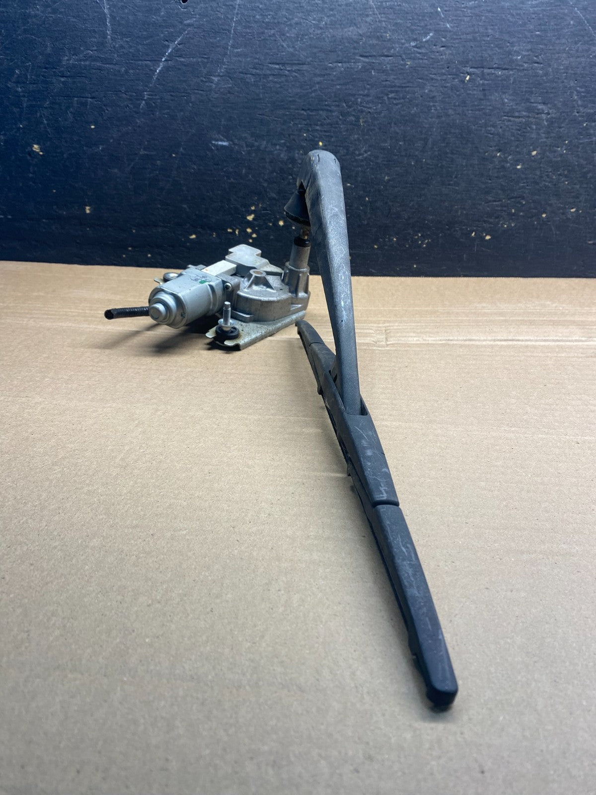 2009-2017 Infiniti FX35 FX50 Rear Liftgate Back Window Wiper Motor OEM AA3116 DG2
