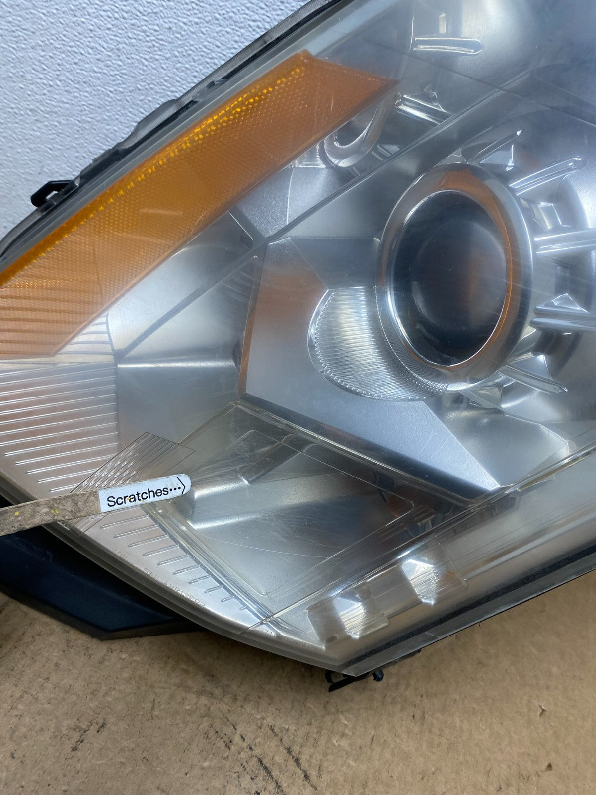 Halogen 2010 to 2016 Cadillac SRX Left Driver LH Side Headlight AC3021 DW3