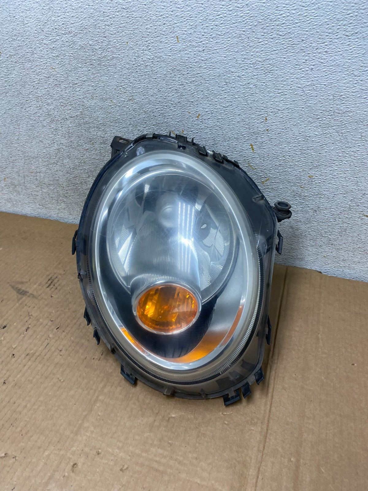 2007 to 2013 Mini Cooper Right Passenger RH Side Headlight Halogen AI8818 DW0