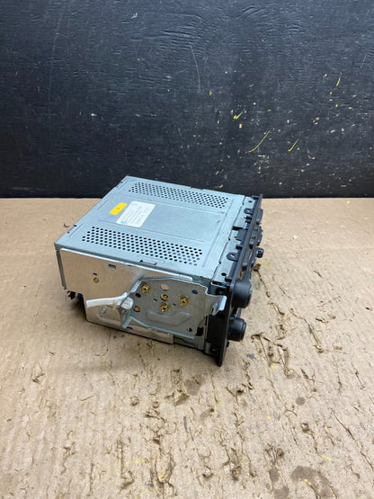 2003 - 2008 Pontiac Vibe GMC 6 Disc AM FM Radio Player Receiver T8348 DG1